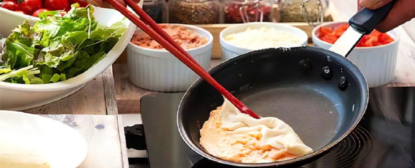 ออมเล็ตจากเชฟที่ปรุงสดใหม่ในครัวไลฟ์