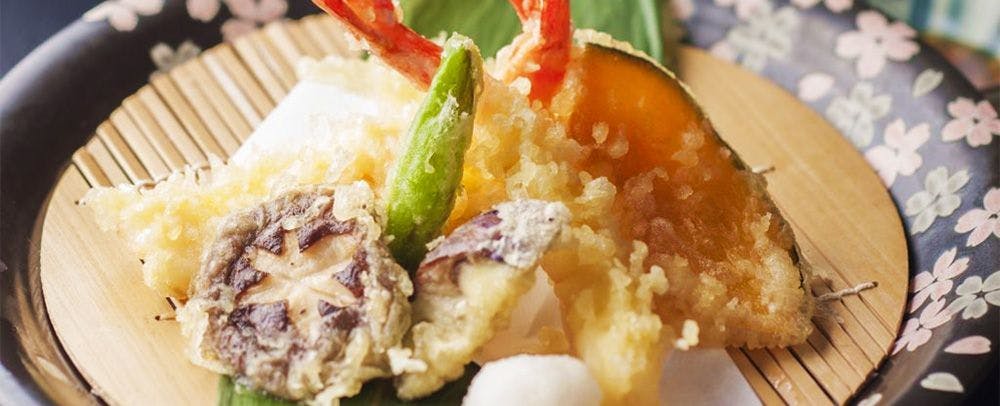 เทมปุระที่ทอดสดใหม่จากวัตถุดิบตามฤดูกาล