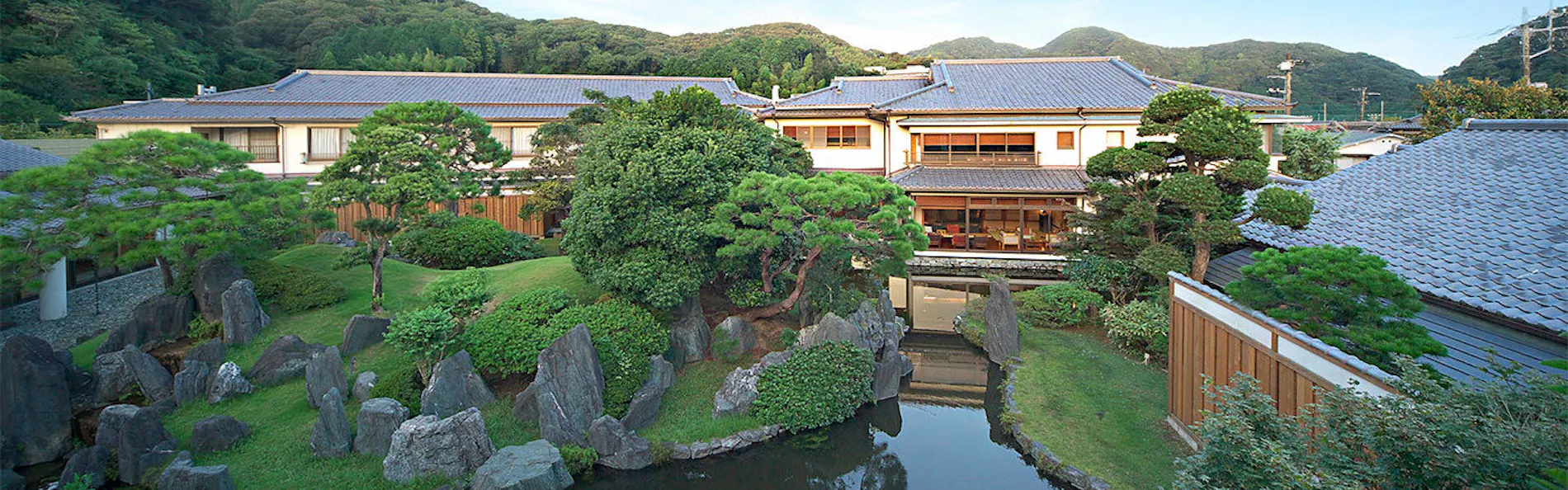 大地の彩 花月亭