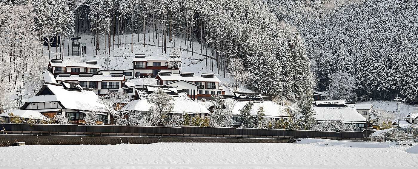 銀世界の悠湯里庵