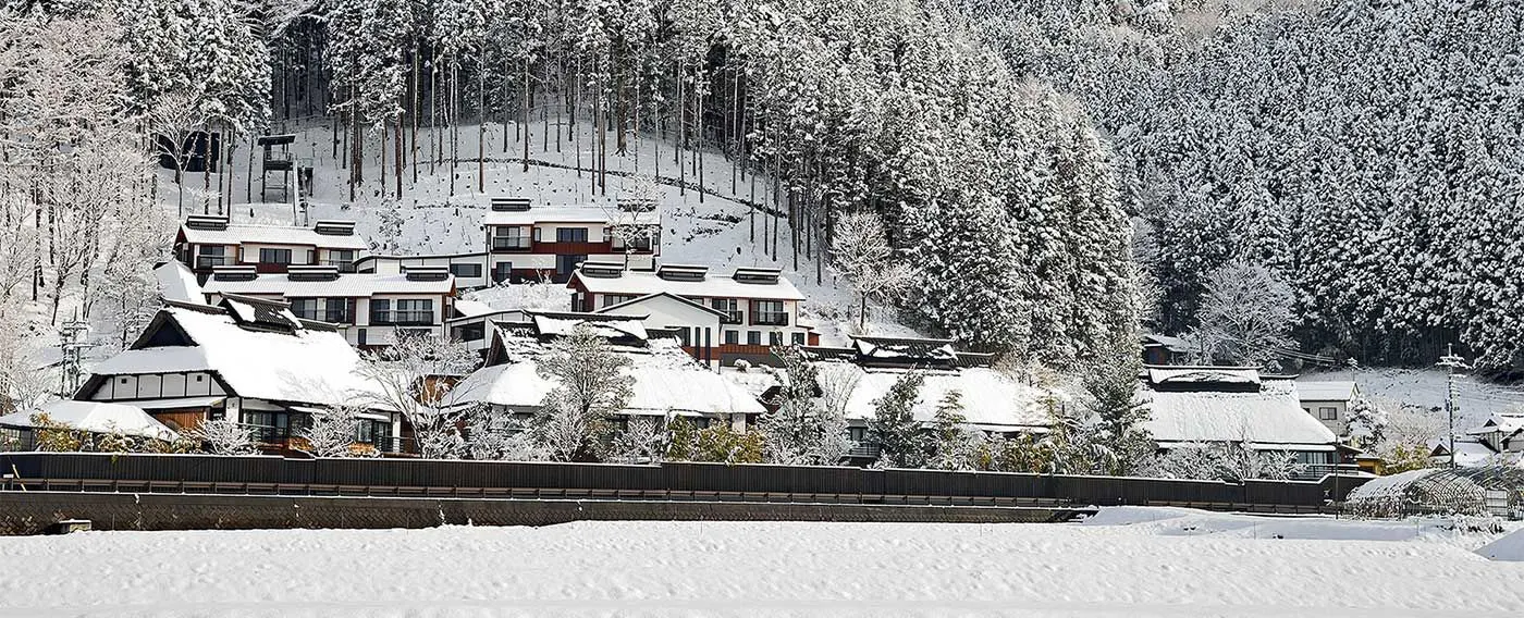 銀世界の悠湯里庵