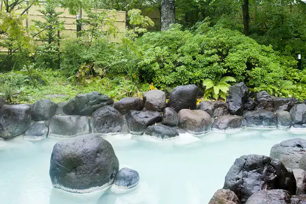 ออนเซ็นกลางแจ้ง