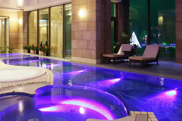 Kolam renang Mata air panas