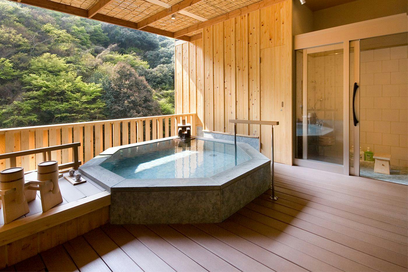 奥道後　壱湯の守