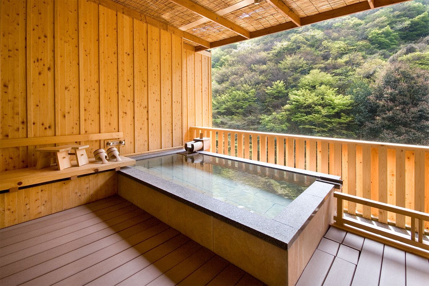 奥道後　壱湯の守
