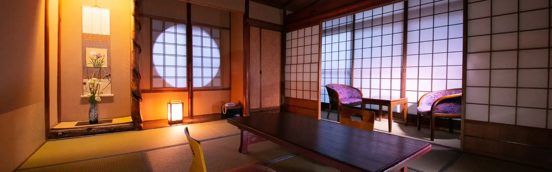館内