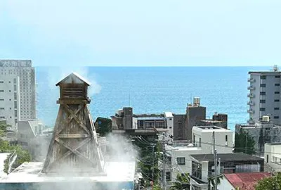 東伊豆・熱川の街並み