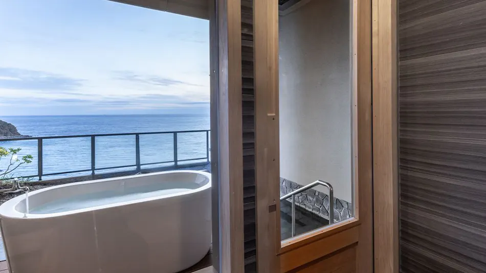 IZU RETREAT by Onko Chishin
