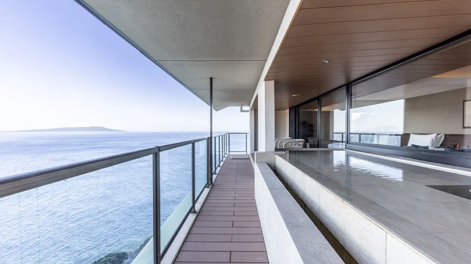 IZU RETREAT by Onko Chishin