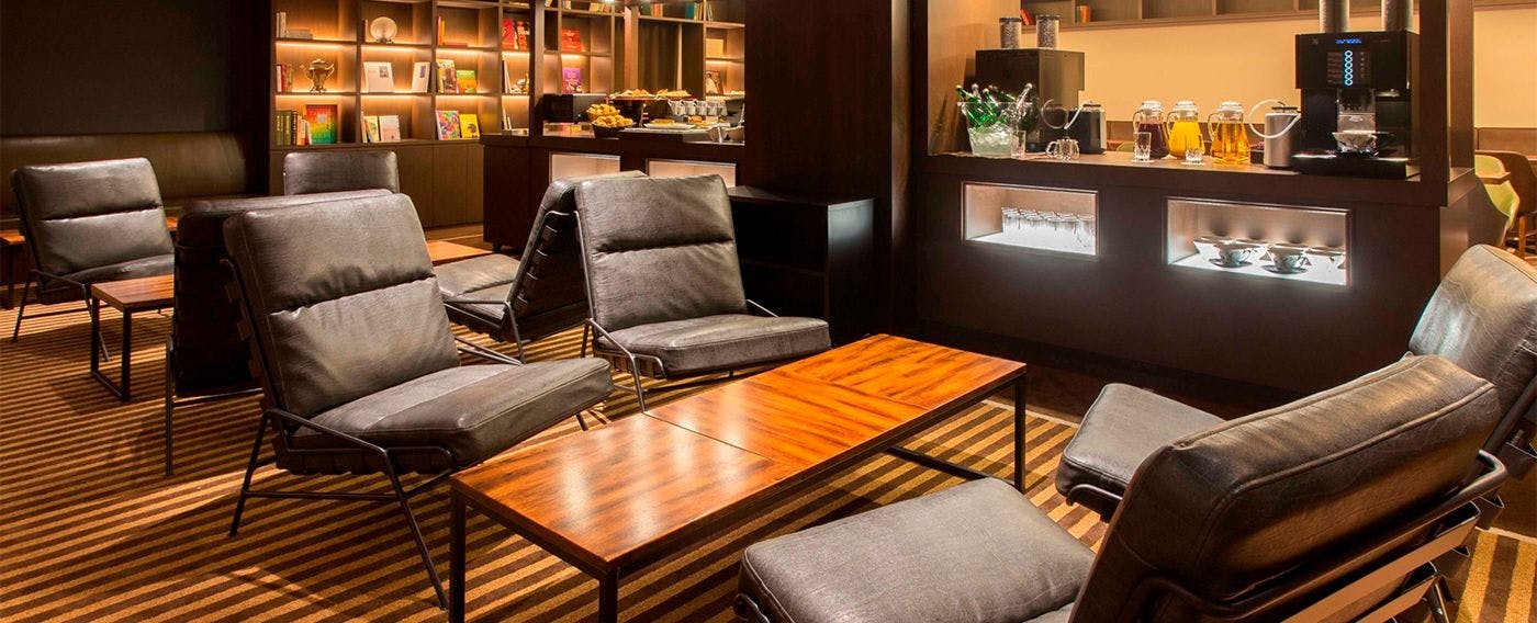 圖書館休息室「絲綢」