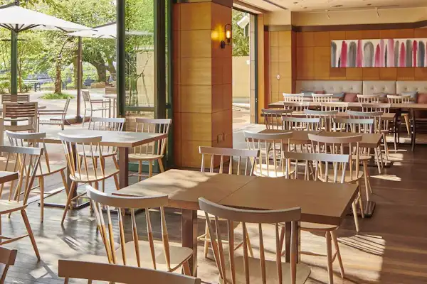 ร้านกาแฟริมแม่น้ำ