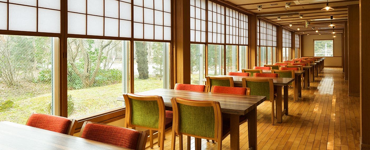 Imej tempat duduk makan