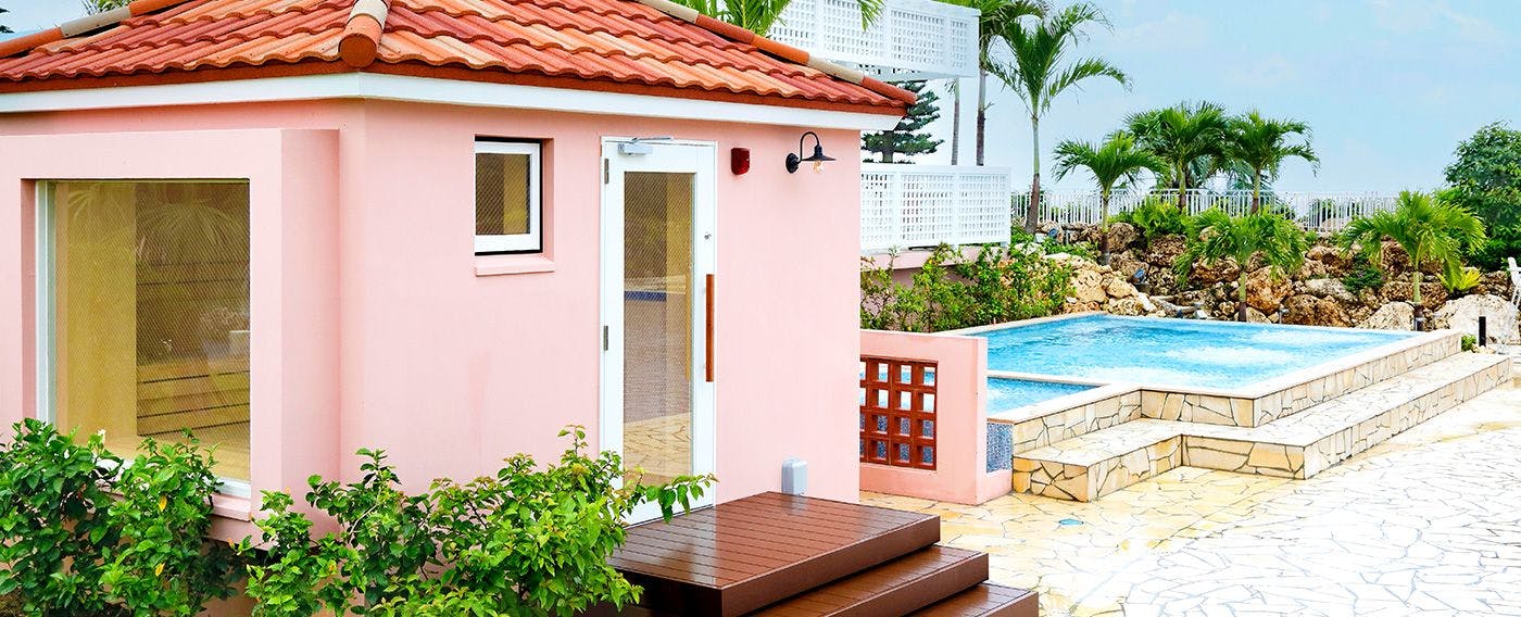 หลังจากซาวน่าแห้ง ผ่อนคลายทั้งร่างกายและจิตใจในสระน้ำพร้อมระบบเป่าลมอย่างสบายใจ