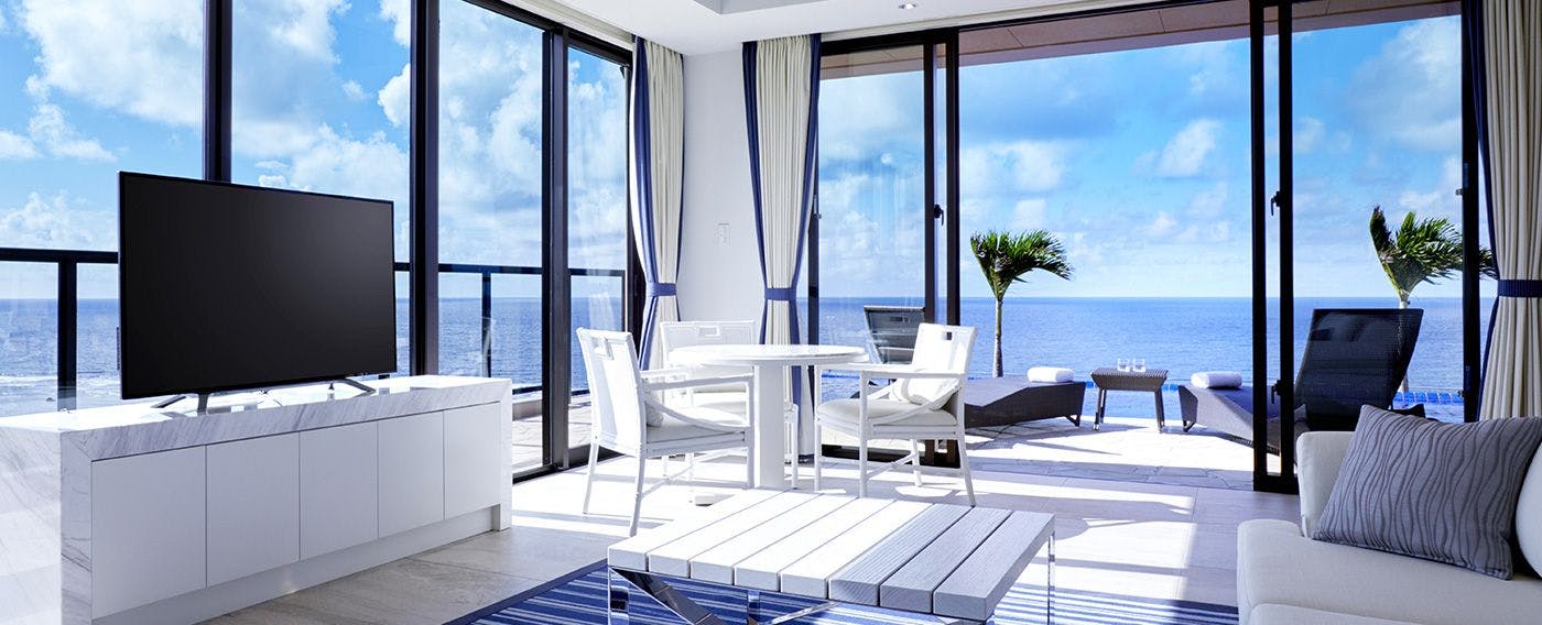 ＜มิราจฟลอร์＞เพรสซิเดนเชียลสวีท (101 ตร.ม.): สวีทสุดหรูที่สามารถชมวิวทะเลจากชั้นบนสุดได้อย่างเต็มตา