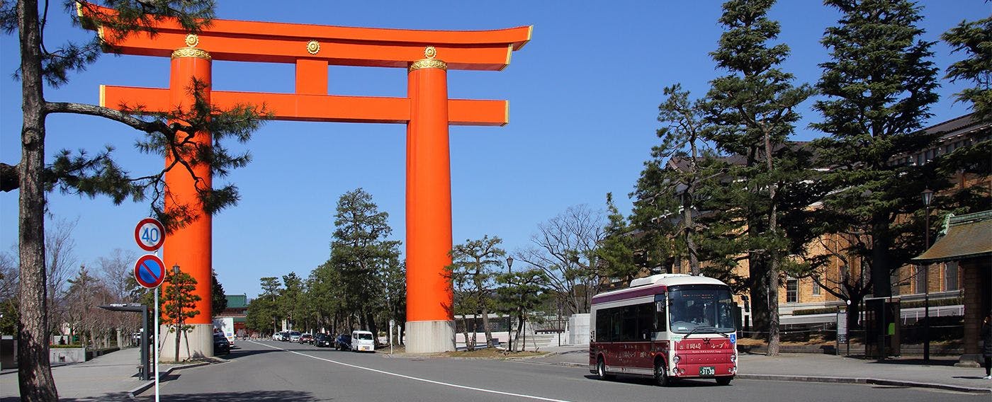 平安神宮　岡崎エリア（ホテルより徒歩約15分）