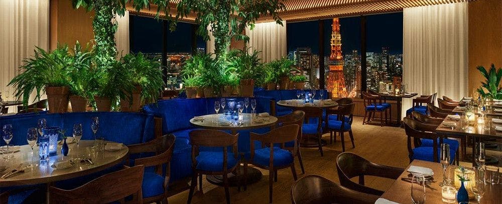 블루 룸 (The Blue Room)