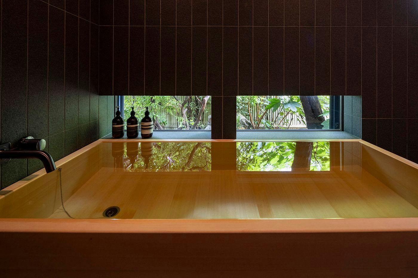 Momoyama Onsen Tsukimikan