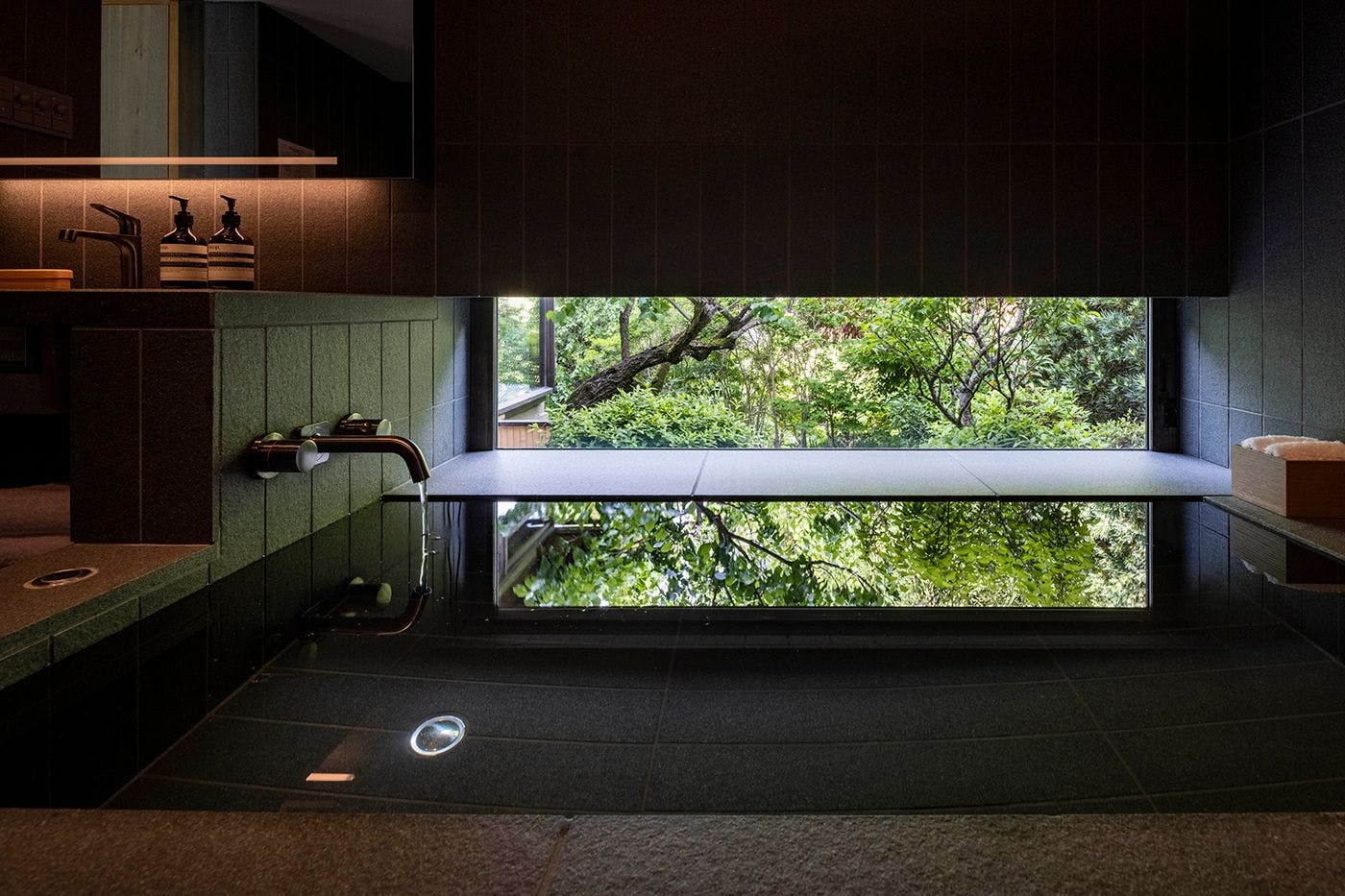 桃山温泉月見館　Tsukimikan