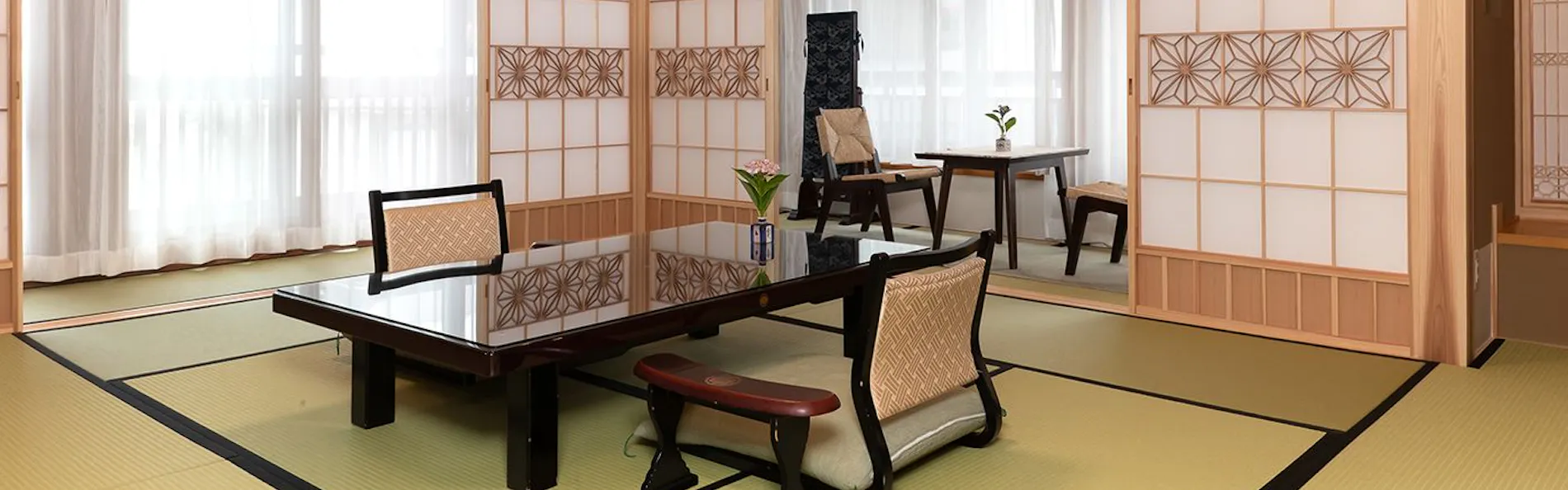 山本館
