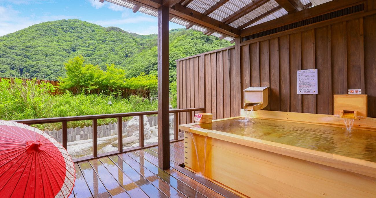 บ่อน้ำพุร้อนกลางแจ้ง