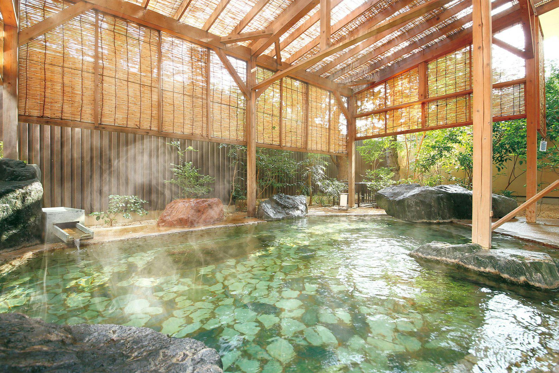 Pemandian air panas terbuka