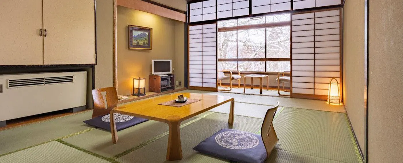 ที่พักนี้ตั้งอยู่ในทำเลที่สะดวกสบาย ใกล้กับสถานีรถไฟและแหล่งช้อปปิ้ง  
ห้องพักมีการตกแต่งอย่างทันสมัยและสะอาด  
บริการอินเทอร์เน็ตไร้สาย (Wi-Fi) ฟรีทั่วทั้งพื้นที่  
พนักงานสามารถพูดได้หลายภาษา และพร้อมให้ความช่วยเหลือตลอด 24 ชั่วโมง