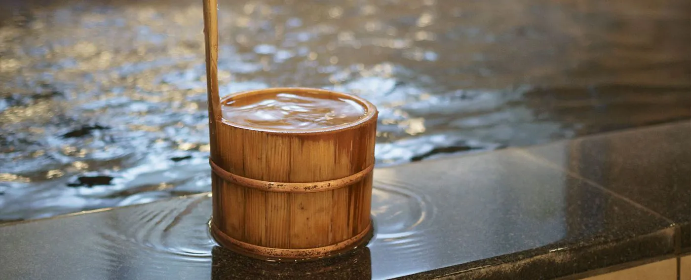 น้ำพุร้อนธรรมชาติ