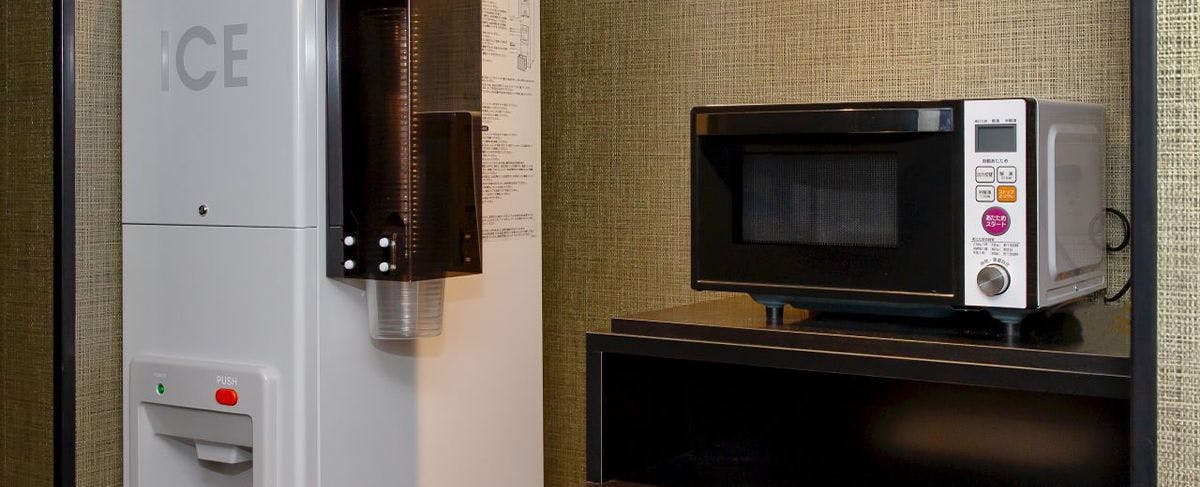 เครื่องทำน้ำแข็งและไมโครเวฟ