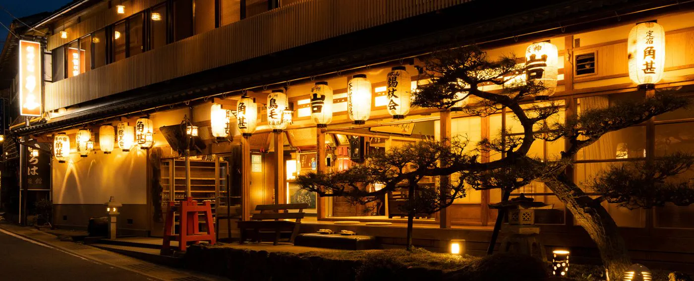 ภายนอกในยามค่ำคืน