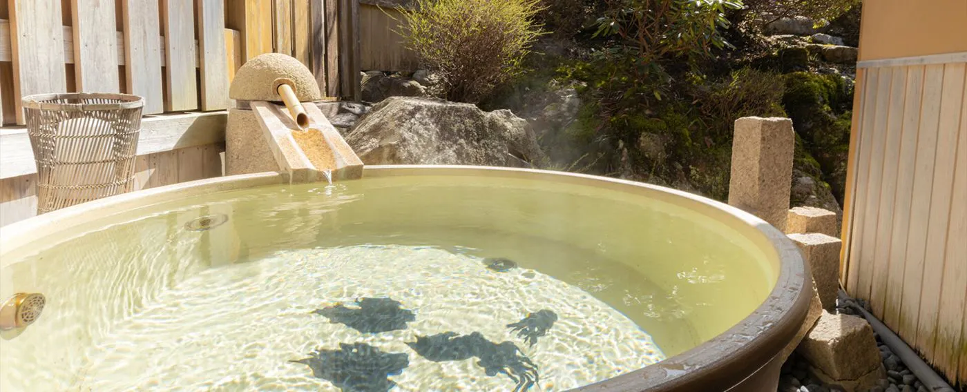 น้ำพุร้อนกลางแจ้งส่วนตัว