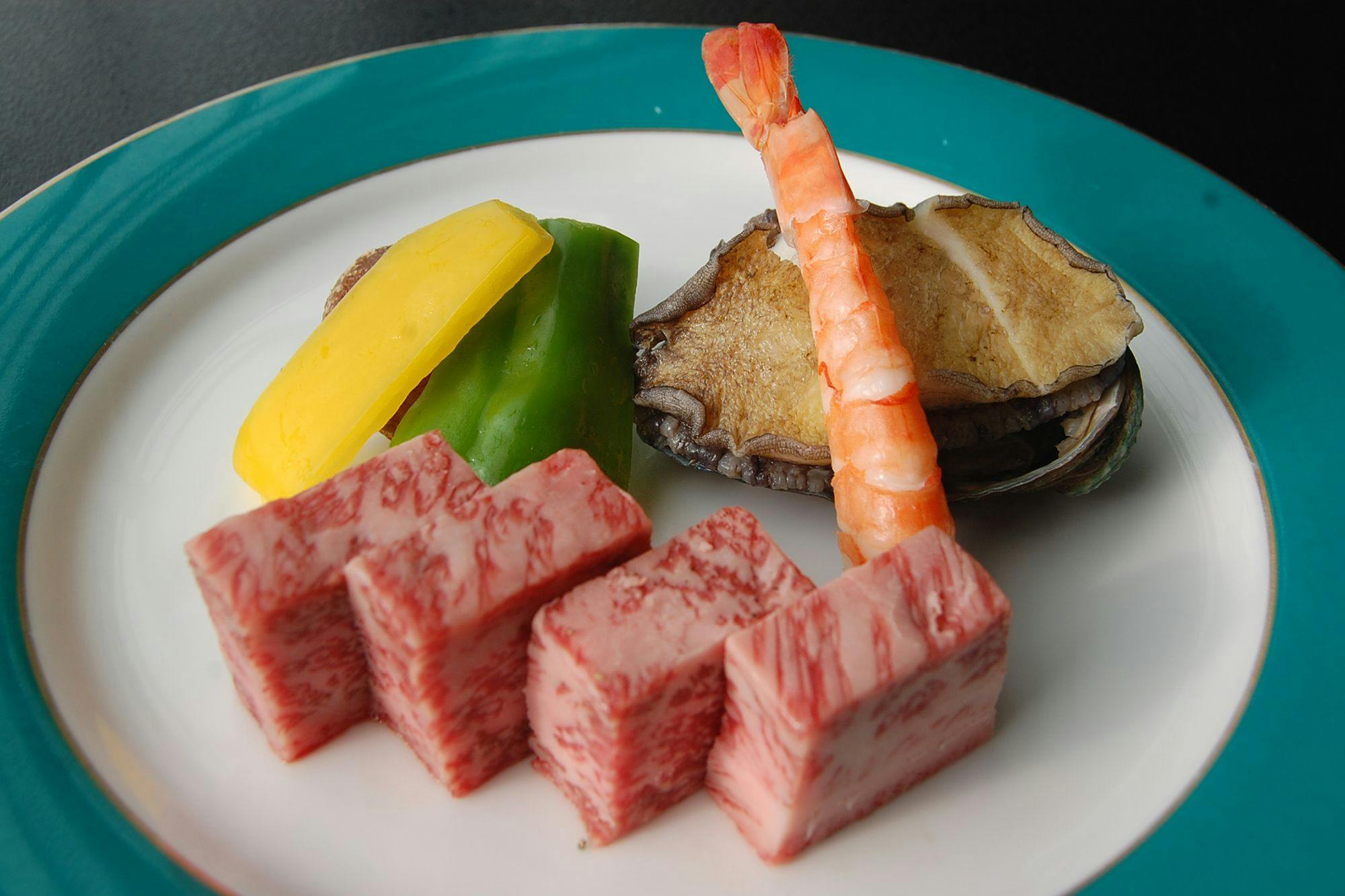 Daging lembu Sendai gred A5