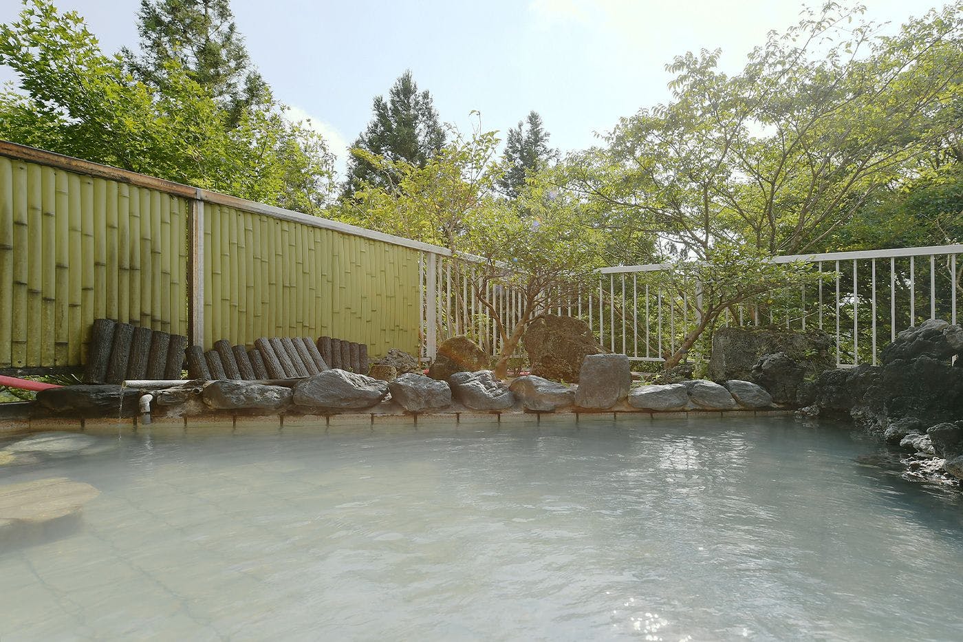 น้ำพุร้อนยูโนะฮานาซาวะ