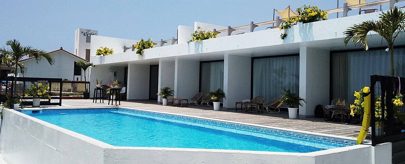 สระว่ายน้ำ