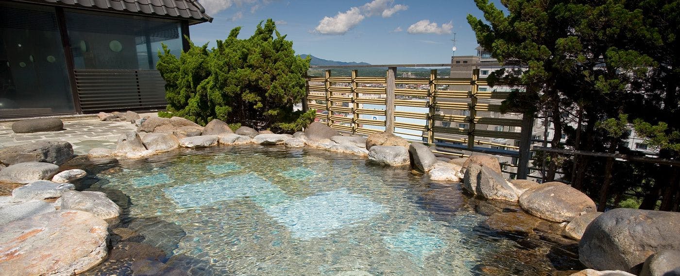 ออนเซ็นกลางแจ้ง