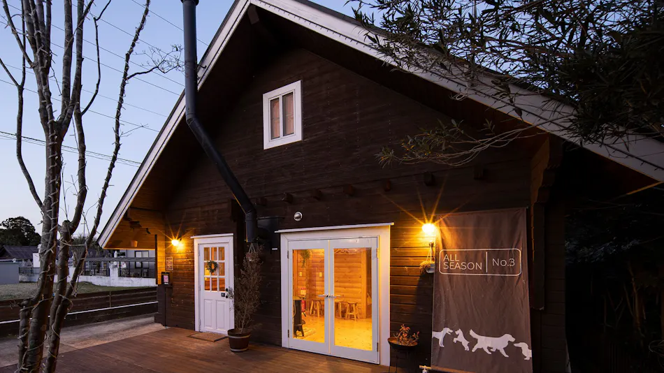 ALL SEASON RESORT NO.3 Warmth of Wood