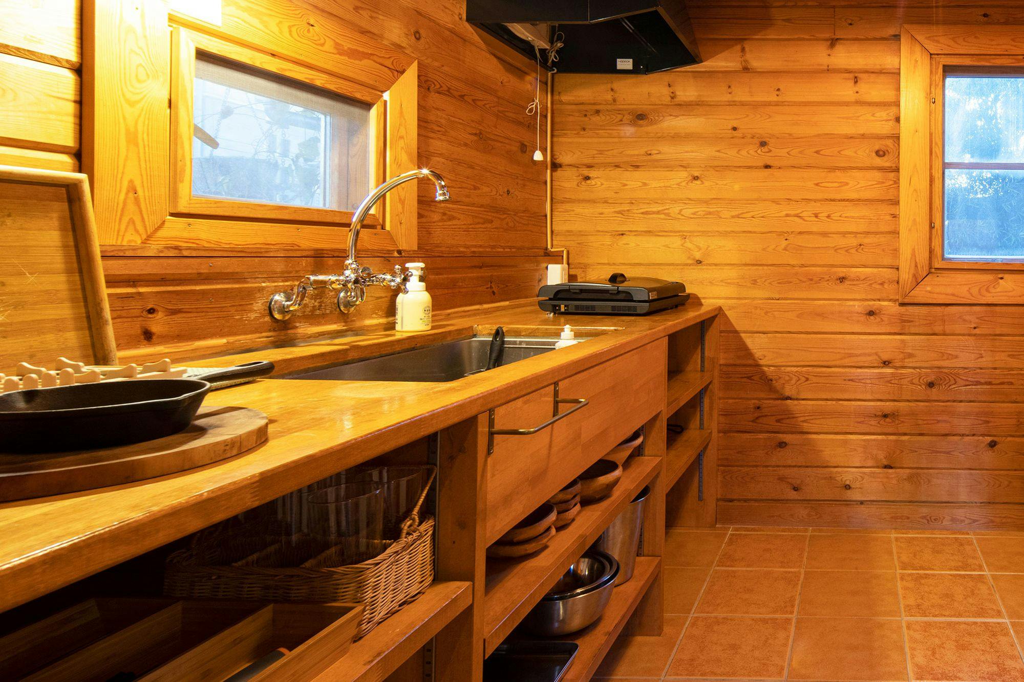 ALL SEASON RESORT NO.3 Warmth of Wood