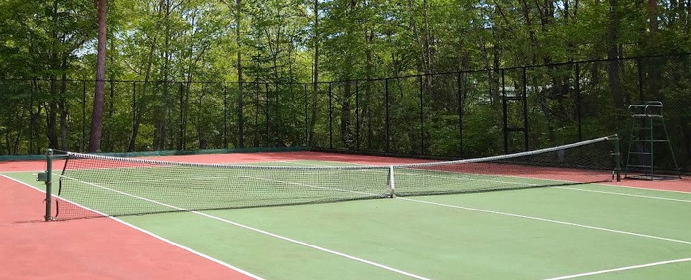 【테니스 코트】전용 코트는 1면만 제공되므로 예약은 선착순입니다. 인근에 제휴 테니스 코트도 있습니다.