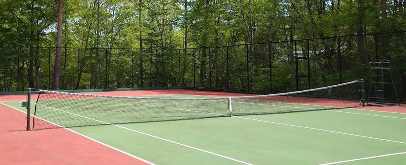 【테니스 코트】전용 코트는 1면만 제공되므로 예약은 선착순입니다. 인근에 제휴 테니스 코트도 있습니다.