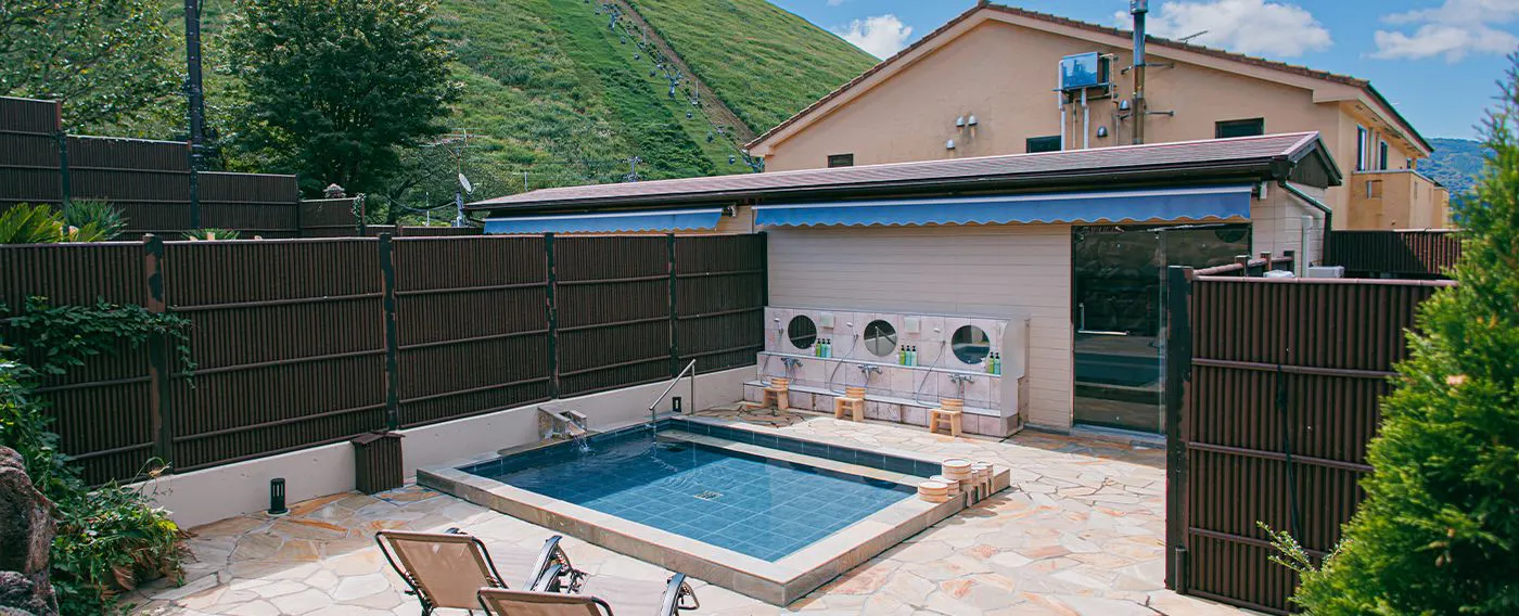 น้ำพุร้อนกลางแจ้ง