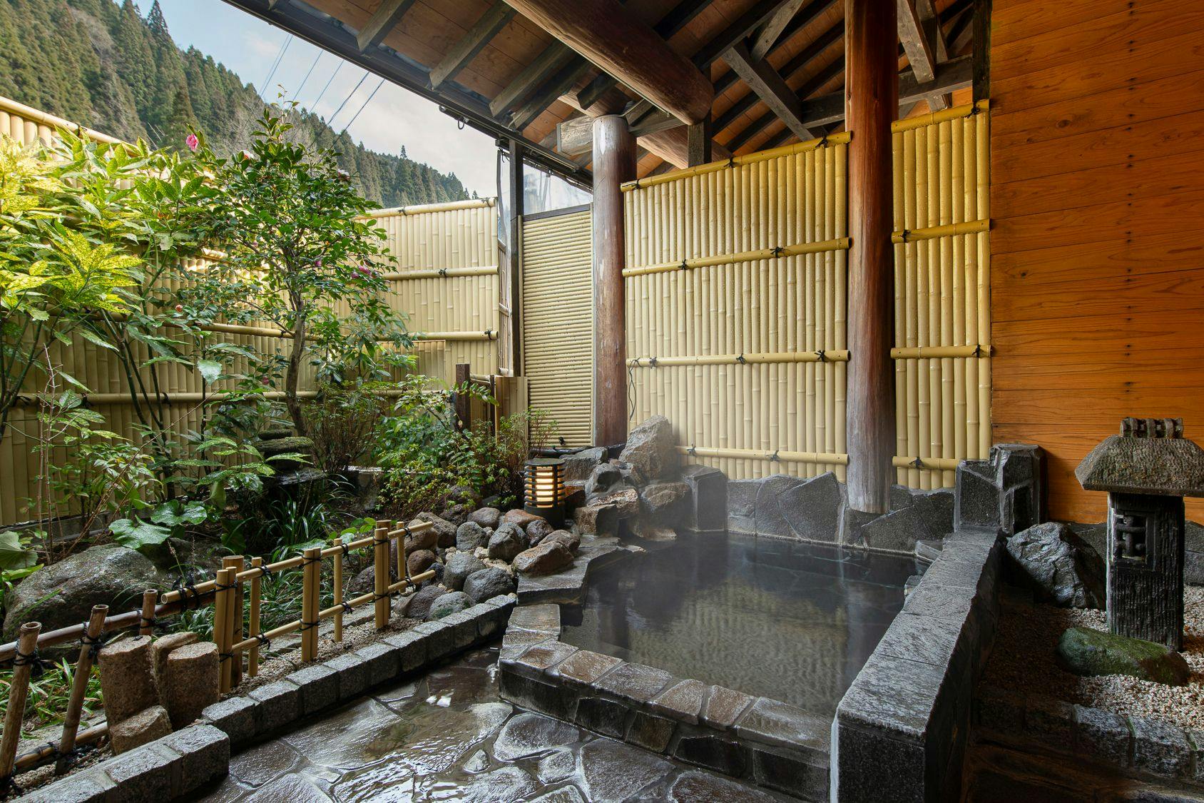 บ่อน้ำพุร้อนกลางแจ้ง