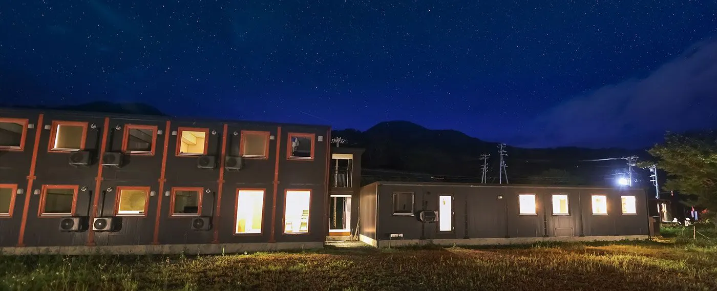 ภายนอกในยามค่ำคืน