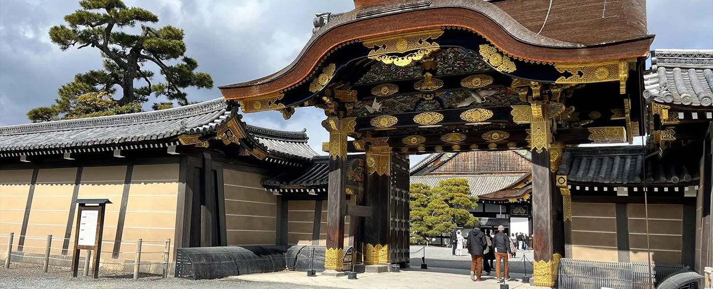 ปราสาทนิโจ (อดีตพระราชวังหลวง)