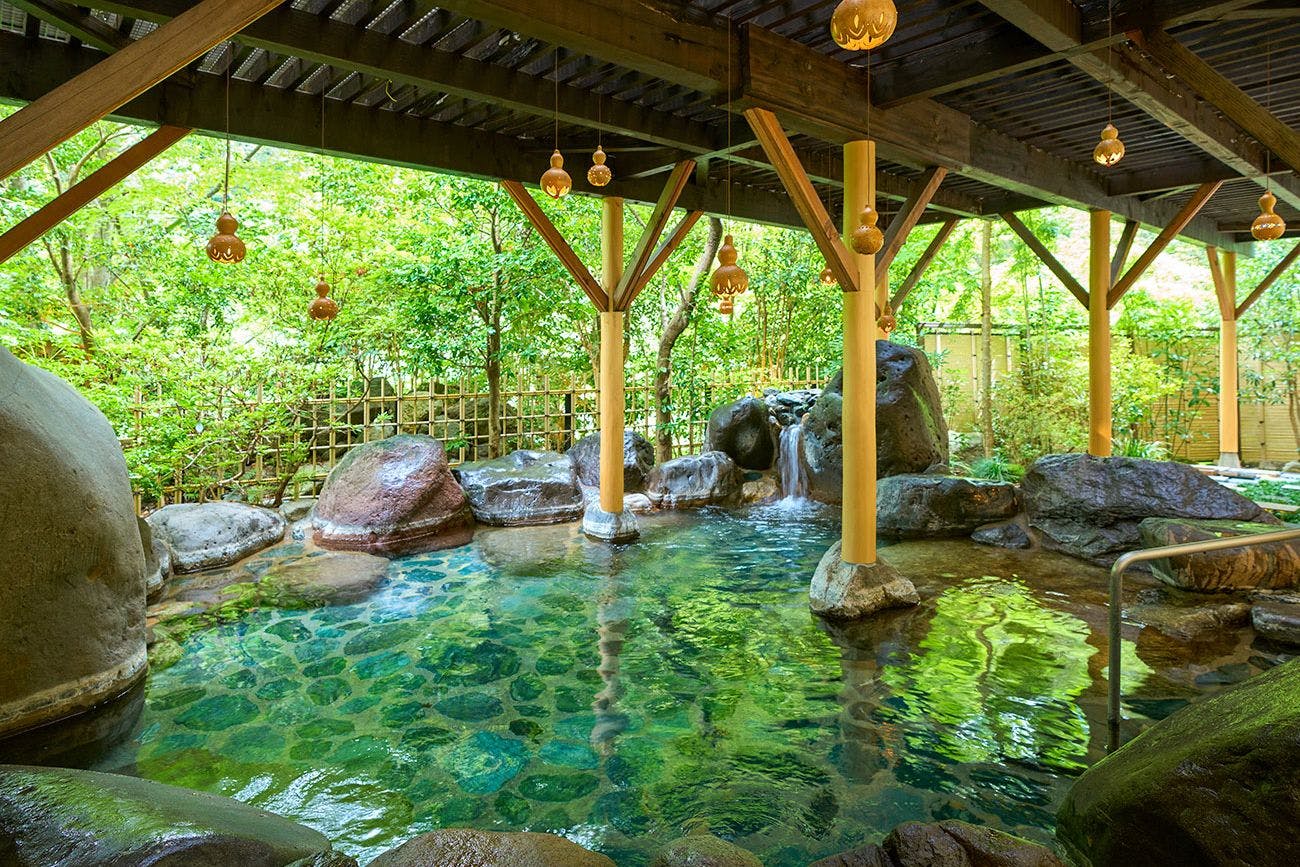 ออนเซ็นกลางแจ้ง