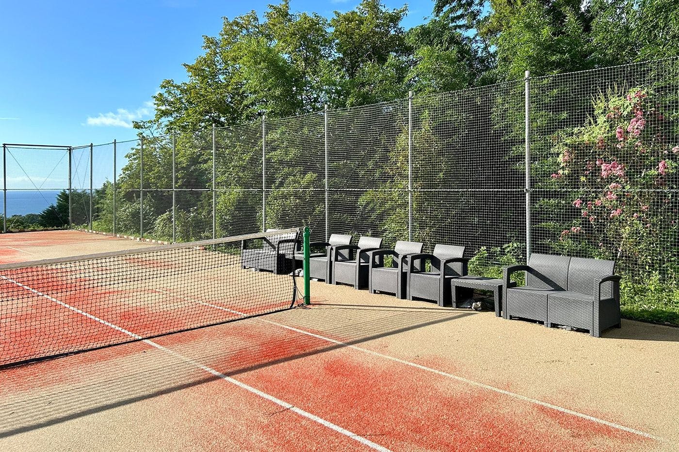 สนามเทนนิสส่วนตัว