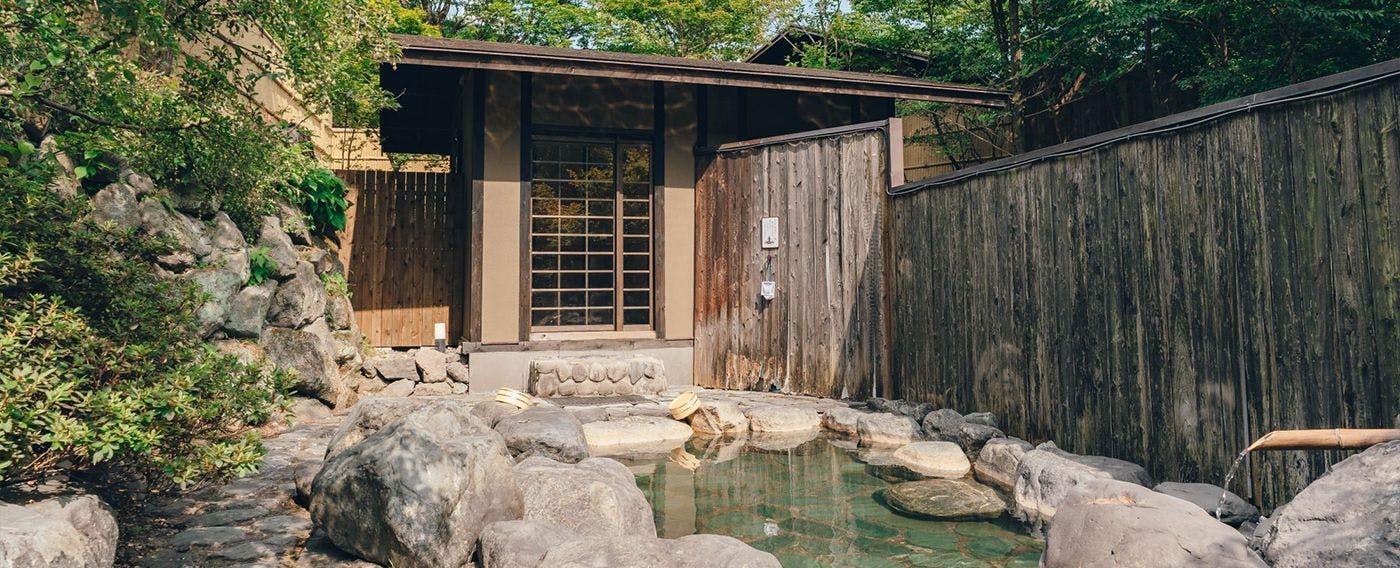 ออนเซ็นกลางแจ้ง