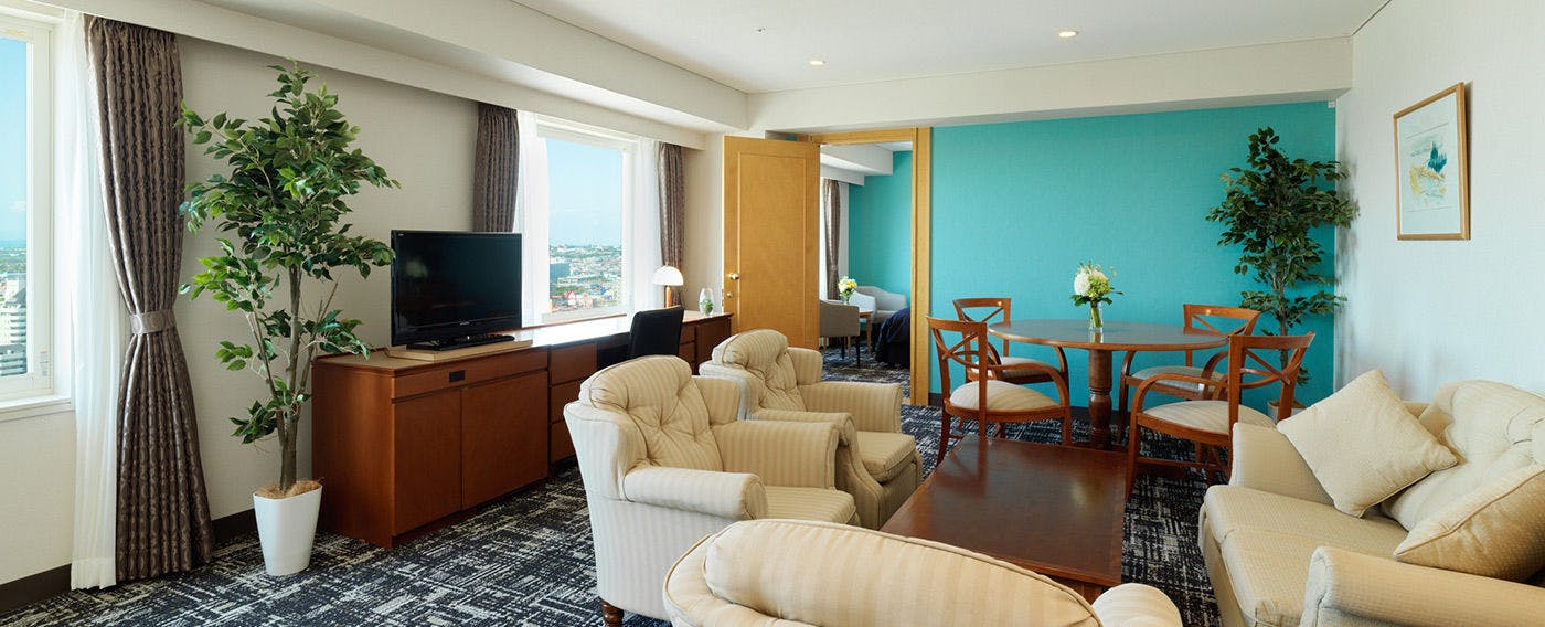 เอมิเซียสวีท