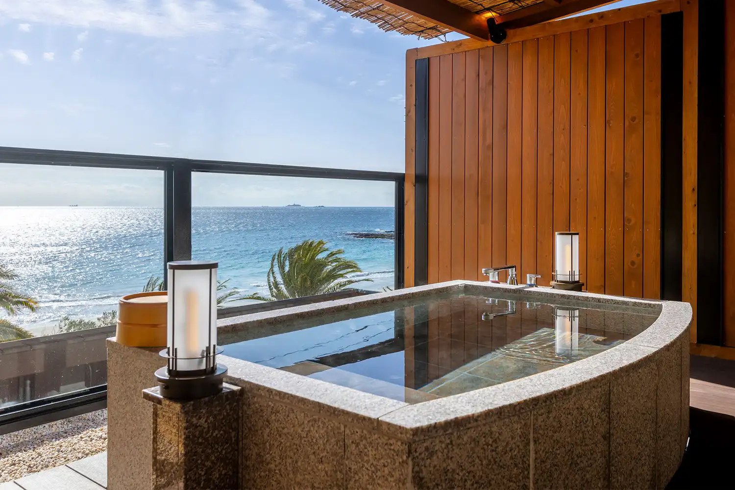 ออนเซ็นกลางแจ้ง