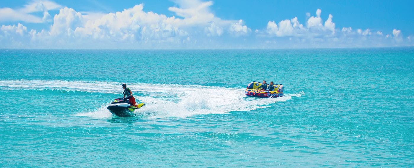 【海上运动】在海上享受爽快感的刺激海上活动