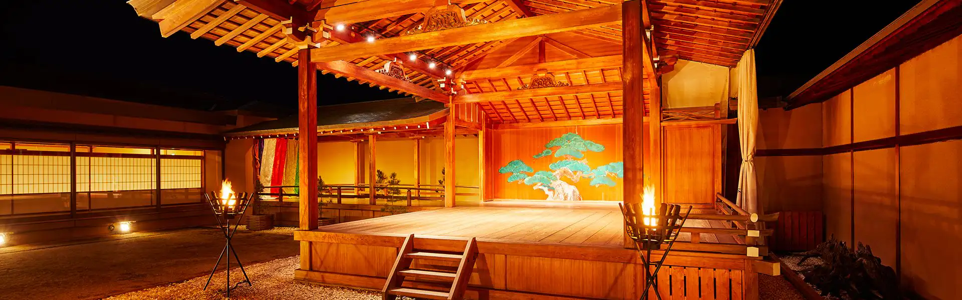 道後能楽堂・能舞台「千寿殿」