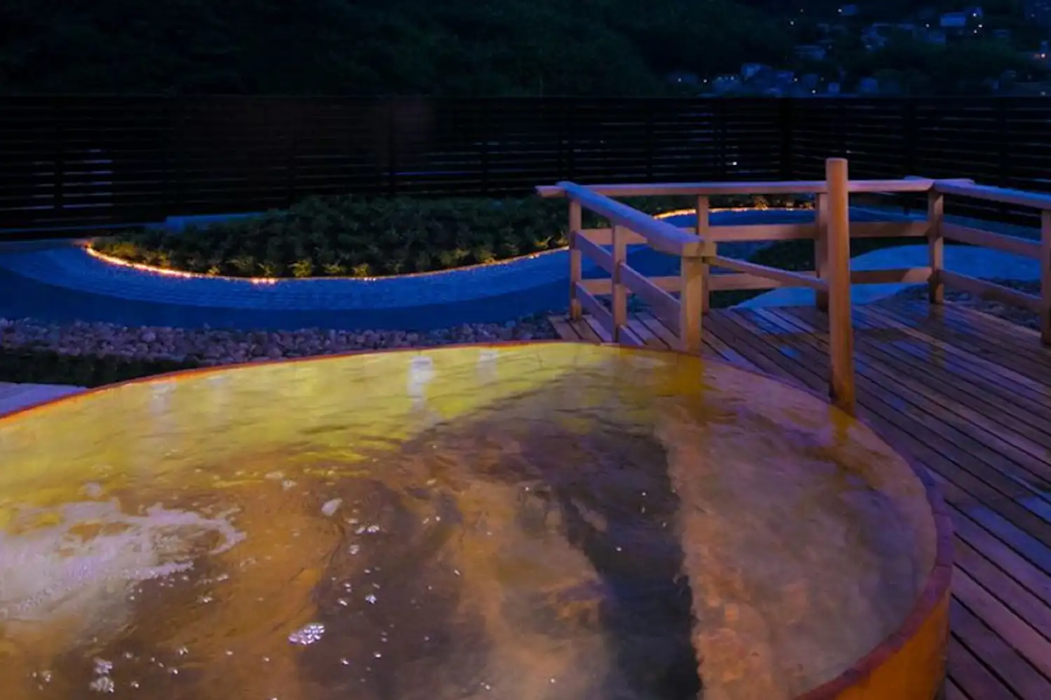 บ่อน้ำพุร้อนกลางแจ้ง